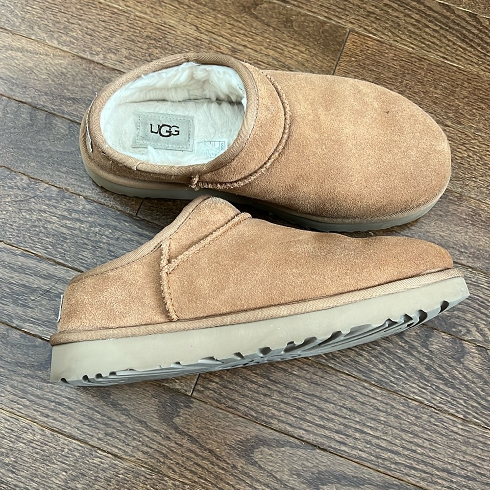 UGG classic slippers -chestnut